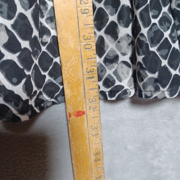 Dressbarn Women's Tunic Blouse Top Size XL Snake Print Bell Sleeve Boho Flowy - Picture 2 of 8